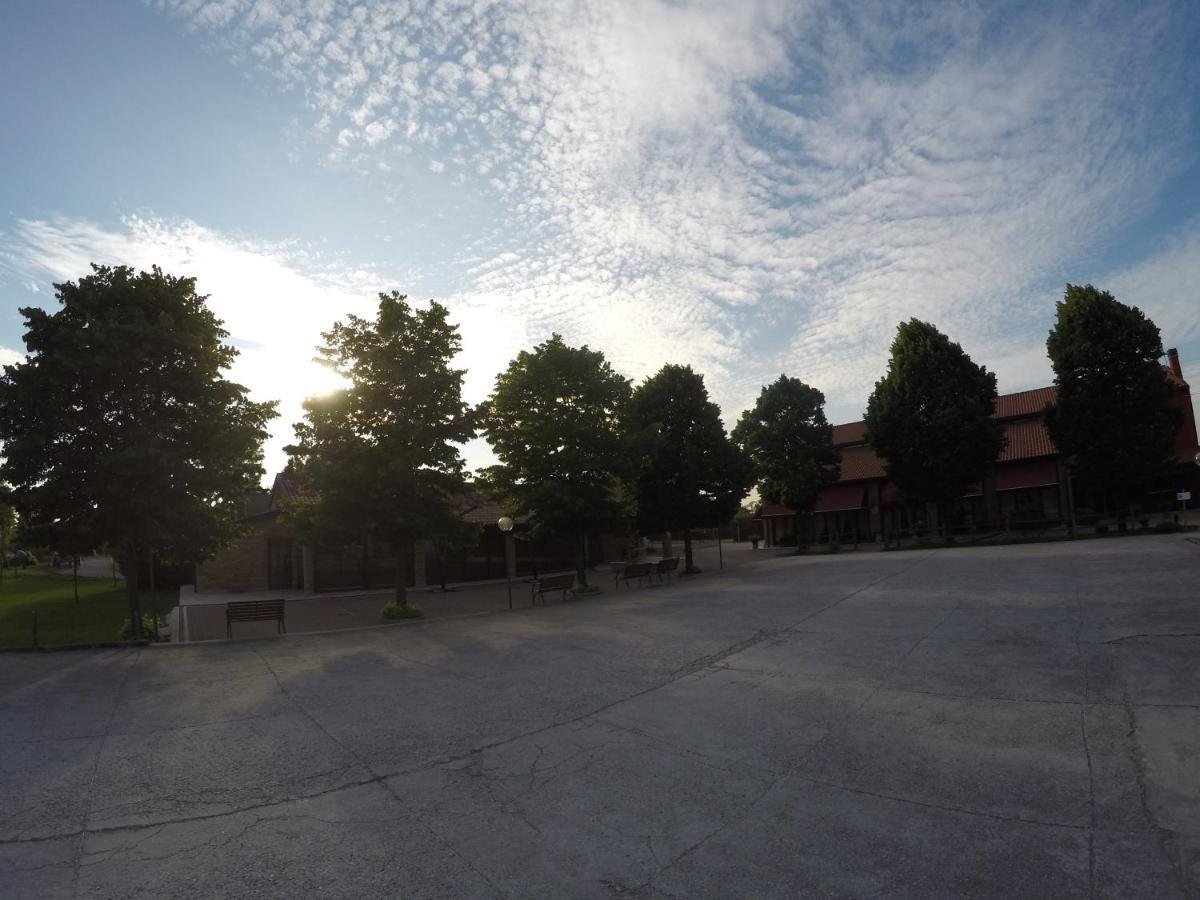 Agriturismo La Rebosola Ca Zennare Luaran gambar